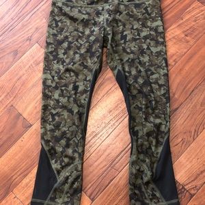 Lululemon Inspire Crop